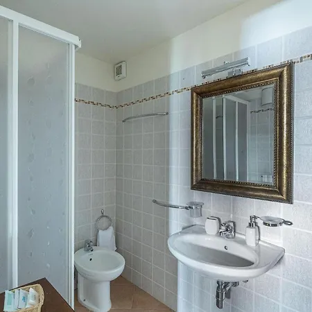 Villa Solaria Di Santa Maddalena 14 *